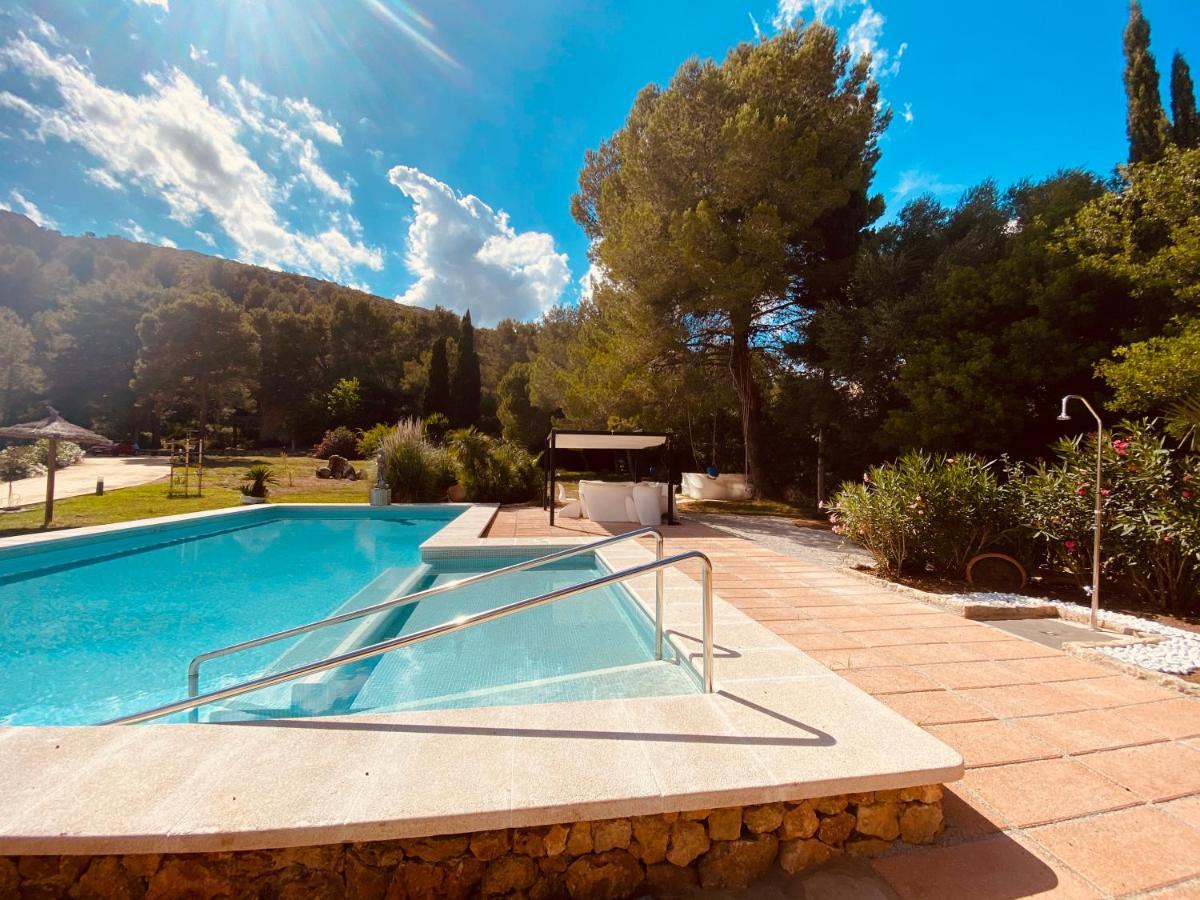 Mountain Beach Villas: Family-Friendly Retreat for Active Travelers Port de Pollenca Exterior photo