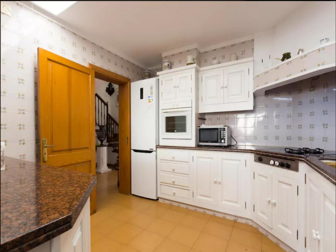 Mountain Beach Villas: Family-Friendly Retreat for Active Travelers Port de Pollenca Exterior photo
