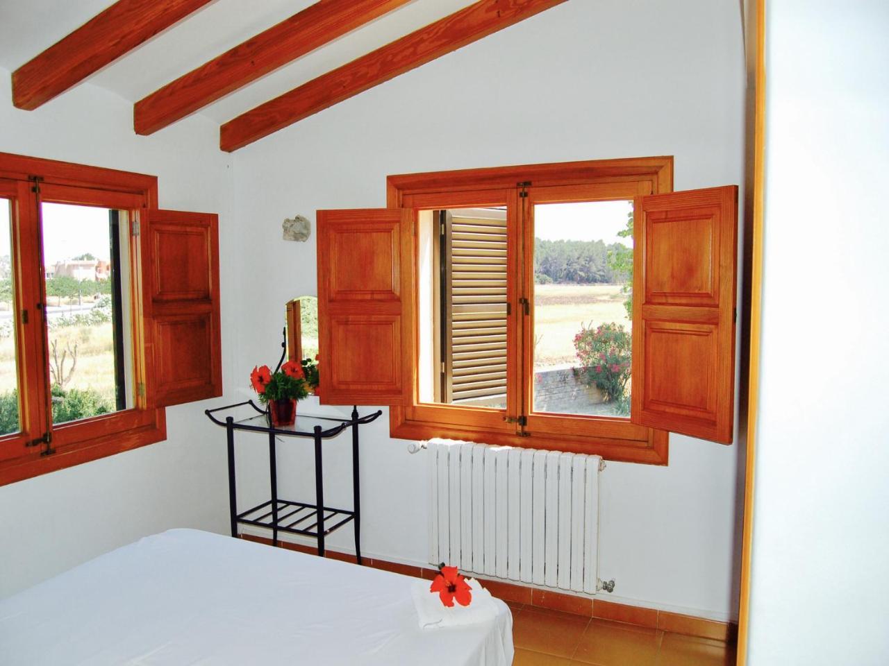 Mountain Beach Villas: Family-Friendly Retreat for Active Travelers Port de Pollenca Exterior photo